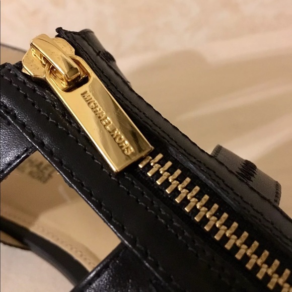 NWOT Michael Kors Sandals 👡 - Picture 6 of 7